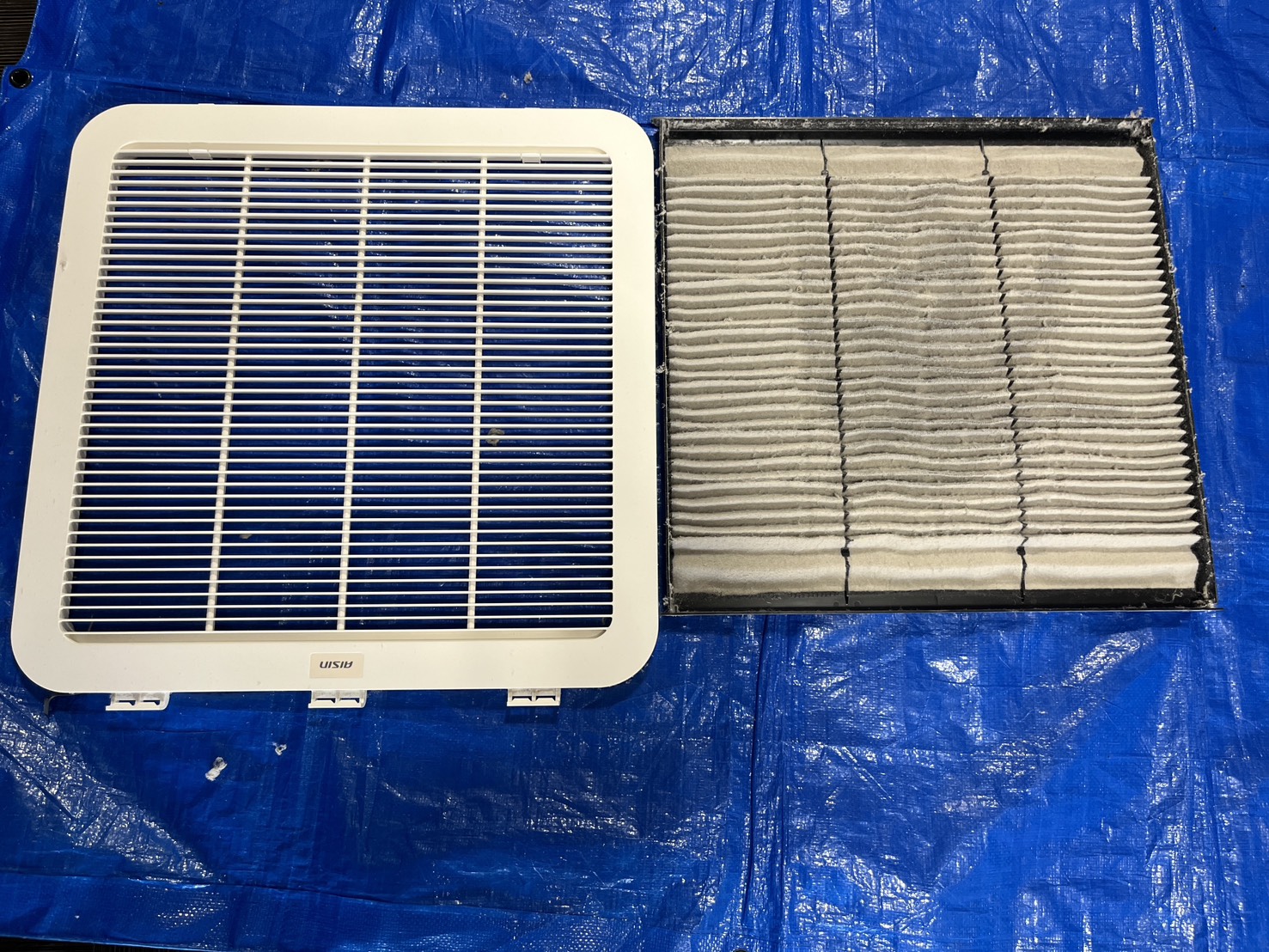 【岩見沢市】③脱衣室エアコン分解洗浄清掃