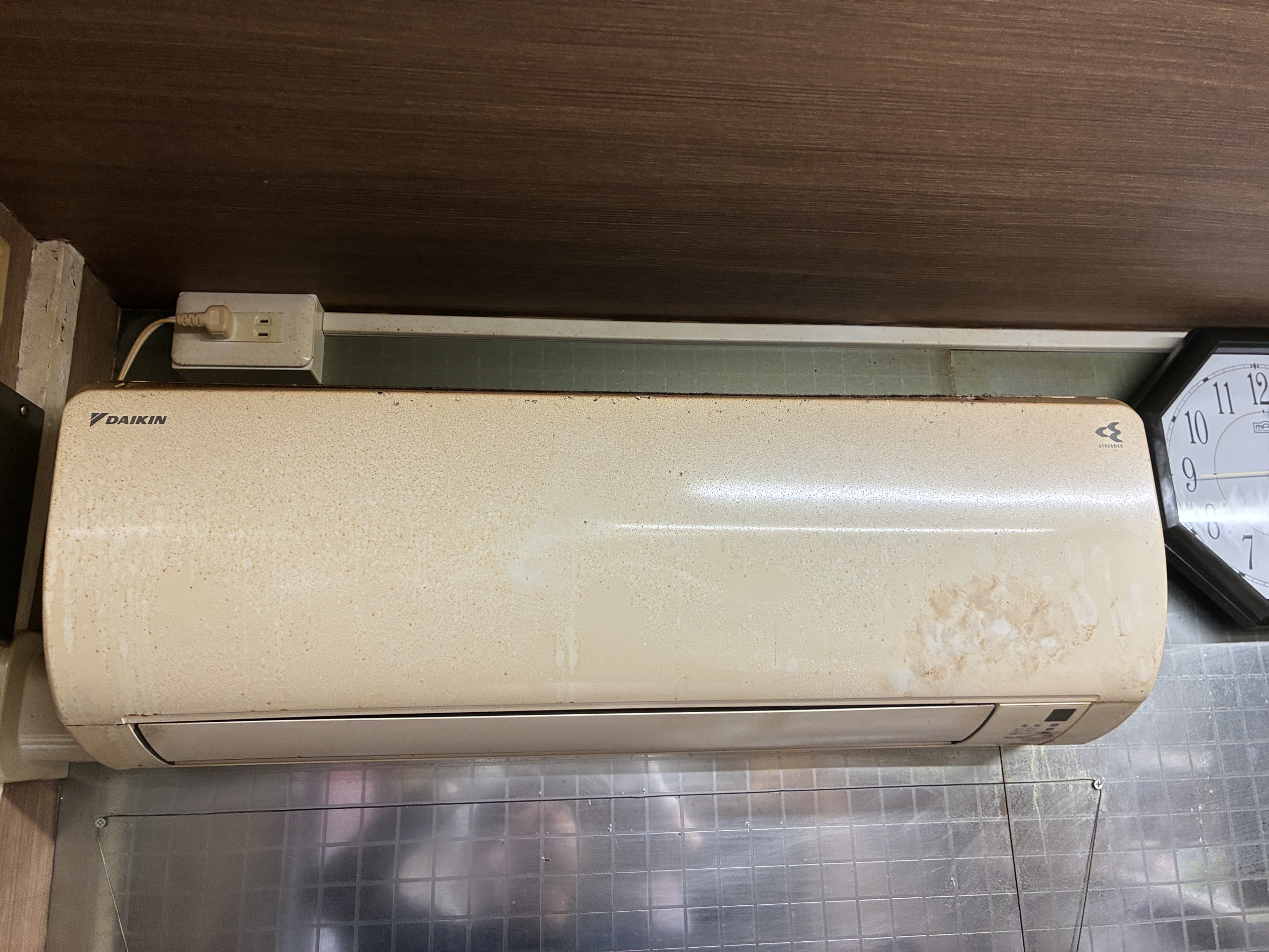 【札幌市】壁掛けエアコン分解洗浄清掃